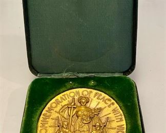 SOLD   WW 1 Service Medal $95 & Case