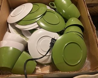 Plastic Dishes Avacado Green