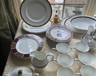 China Porcelain ROYAL DOULTON - ‘Tennyson’