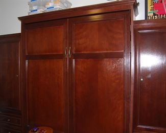 MURPHY BED (QUEEN) WITH SIDE CABINET STORAGE