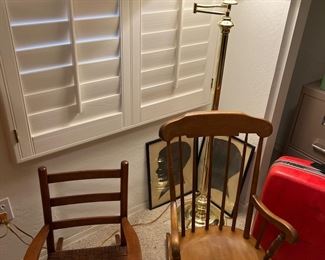 CHILDREN'S ROCKER, FLOOR LAMP