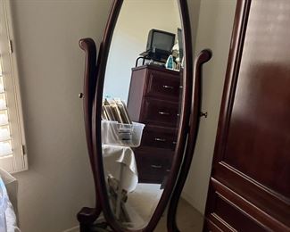 STANDING MIRROR