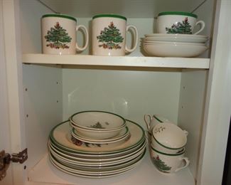 Assorted pieces of Spode "Christmas Tree"