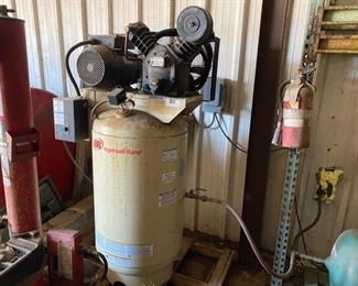 INGERSOLL RAND 2475 AIR COMPRESSOR