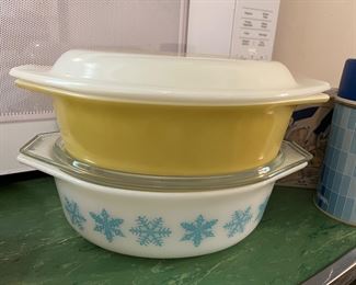 Vintage Pyrex 