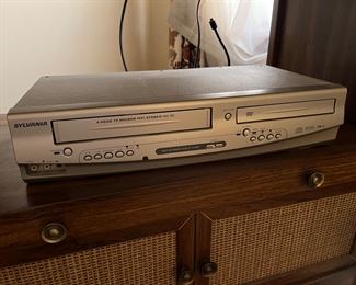 Sylvania DVD/CD player