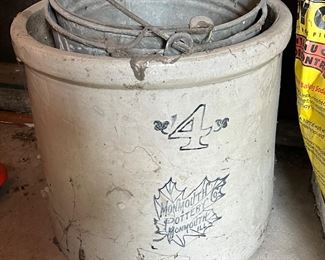 4 gallon Monmouth Pottery crock