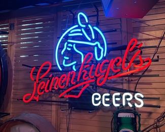 Leinenkugel's neon sign