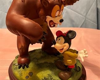 Disney "The Pointer" resin figurine