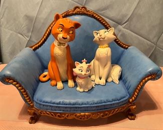 Aristocats blue couch, O'Malley, Duchess and Maria