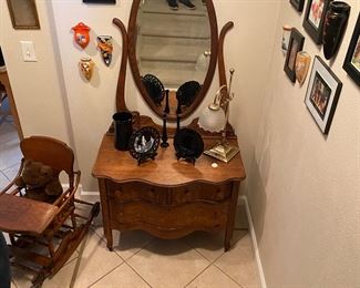 Cute antique dresser with tilt mirro 