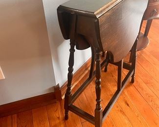 1940's drop leaf table 