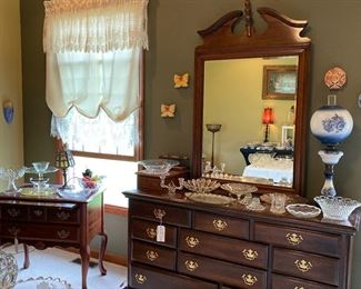 kincaid dresser and night stand 