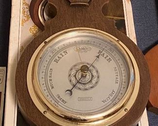 Wellington Barometer in Box
