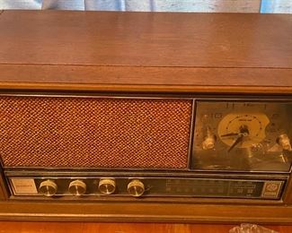 Vintage Clock Radio