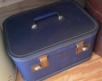 Vintage Travel Cosmetic Case