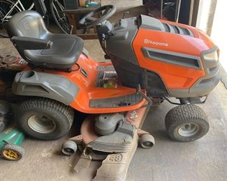 Husqvarna YTH 24V48 Riding Lawnmower