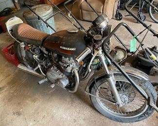 1976 Kawasaki Motorcycle (Does not Run)