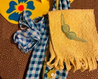 Vintage Barbie GET UPS N GO Outfit. Beach