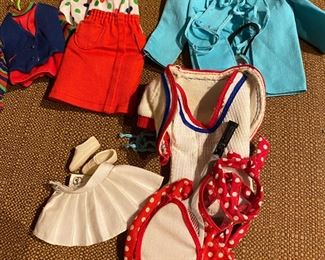 Barbie GET UPS N GO Outfits