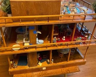 MID CENTURY, FRANK LLOYD WRIGHT STYLE. ONE OF A KIND DOLLHOUSE!! 3 Floors, With Mid Century Furniture. Working Swimming Pool. Working Electricity. With Power Packs. Built in 1960's!!