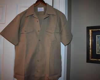 US Militaria all in Excellent Condition! Including U.S. Navy and Desert Storm Uniforms, Shoes, Hats, Scarves, Belts, Ties, Caps, Even one very large box just full of Desert Storm Camouflage Pants, Shirts, Jackets, Hats, Belts,etc. All folded and pressed in Like New Condition! Like to wear or collect Militaria? You need to be here!