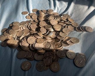 Cash only accepted on coins 