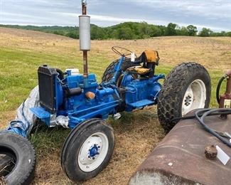  FORD 2000 DIESEL TRACTOR
