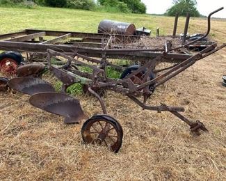ANTIQUE TWO BOTTOM PLOW