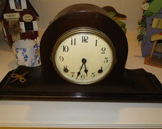 Mantle clock, complete, working