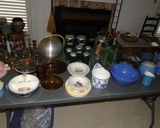 Large collection of vintage items