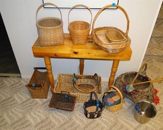 Lots of other decorative baskets as well