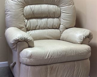 BEIGE LEATHER RECLINER