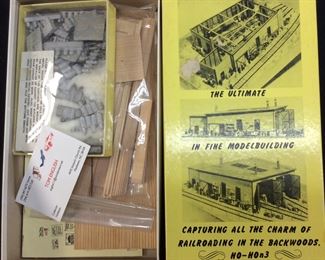 1970s FINE SCALE MINIATURES, 2 STALL ROUNDHOUSE HO SCALE, NIB