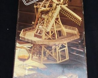 VTG. HOLLANDSE MOLEN WINDMILL MODEL 1:50 SCALE MODEL
