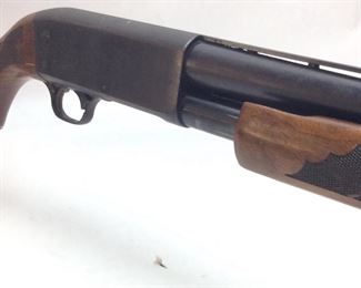 ITHACA GUN CO. MODEL 37 FEATHERLIGHT 12 GAUGE SHOTGUN