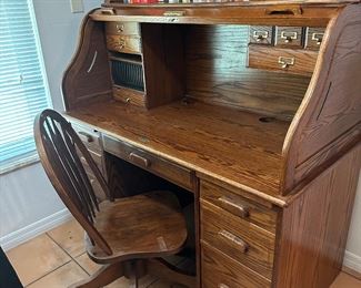 Rolltop desk