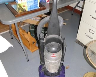 Bissel vacuum, works perfectly