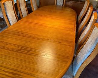 Mid Century Teak Dining Set, 6 Place or With 3 Leafs Turn Into 12 Seatings