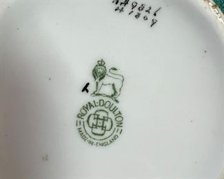 Royal Doulton, legit English 