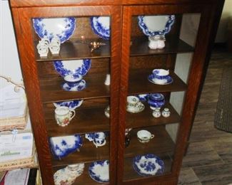 OAK CHINA CABINET