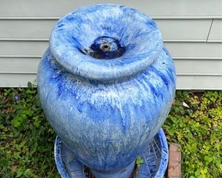 Outdoor Glazed Vase Fountain 
$60.00
