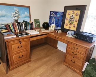 Great L shaped desk with keyboard drawer and built in power strip 