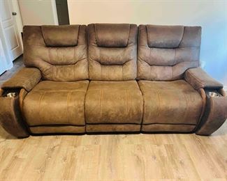 Matching couch and love seat both reclining set 

Bought at Rooms to go in 2021

$798 for both 