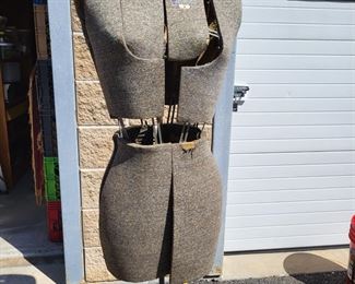 #6 - $85.00 Toms River - Vintage probably Acme dressmaker adjustable dress form - condition issues but functions