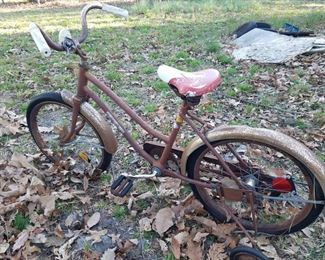#20 - $20.00 Toms River CW - Lawn decor rusty bike