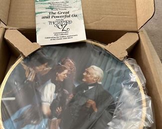 The Hamilton collection collectible plates the Wizard of Oz. 8 plates