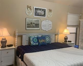 The king size bed features a Serta Comfort mattress on it.