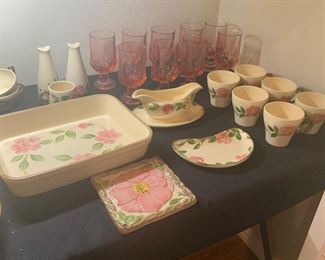 The pink glasses in the background are Franciscan Tiffin Cabaret glasses. Notice the hot plate too!
