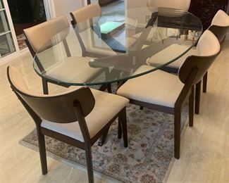 Beautiful Dining Room Glass Top Table with 6 Chairs, Area Rug,